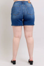 Load image into Gallery viewer, 2 Button Mid Length Dad Shorts