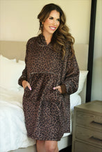Load image into Gallery viewer, Cozy Blanket Hoodie - Leopard