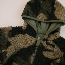 Load image into Gallery viewer, Camo Zip Up Jacket