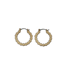 Load image into Gallery viewer, Gold Matte Scalloped Hoop Earring