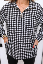 Load image into Gallery viewer, Houndstooth Quarter Zip