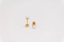 Load image into Gallery viewer, Pearl Stud Earrings