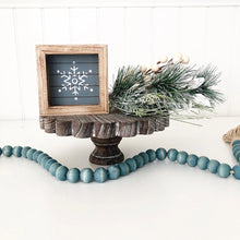 Load image into Gallery viewer, Scalloped Riser