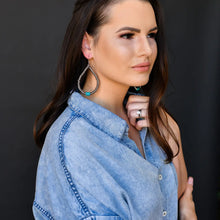 Load image into Gallery viewer, Metallic and Turq Disk Teardrop Earring