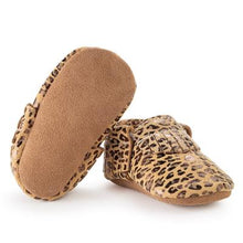 Load image into Gallery viewer, Leopard Baby Moccasins
