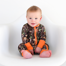 Load image into Gallery viewer, Hunter Camo ZIP Bamboo
