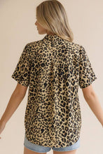 Load image into Gallery viewer, Mock Neck Leopard Top

