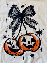Load image into Gallery viewer, Halloween Bow Tee
