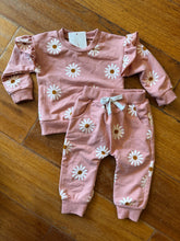 Load image into Gallery viewer, Mauve Daisy Jogger Set
