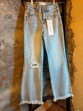 Load image into Gallery viewer, High Rise Crop Frayed Jeans - Light
