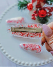 Load image into Gallery viewer, 3 Inch Shaker Clip - Candy Cane
