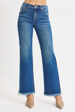 Load image into Gallery viewer, Plus Risen Mid Rise Ankle Straight Jeans
