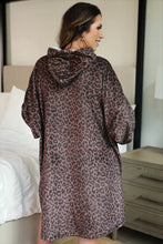 Load image into Gallery viewer, Cozy Blanket Hoodie - Leopard
