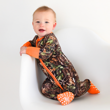 Load image into Gallery viewer, Hunter Camo ZIP Bamboo
