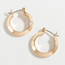 Load image into Gallery viewer, Edge Hoop Ear Sense Earrings
