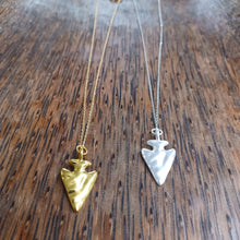 Load image into Gallery viewer, Dainty Hammered Arrowhead Necklace
