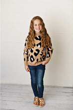 Load image into Gallery viewer, Kid&#39;s Pink Leopard Crew Neck Sweater
