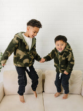 Load image into Gallery viewer, Camo Zip Up Jacket
