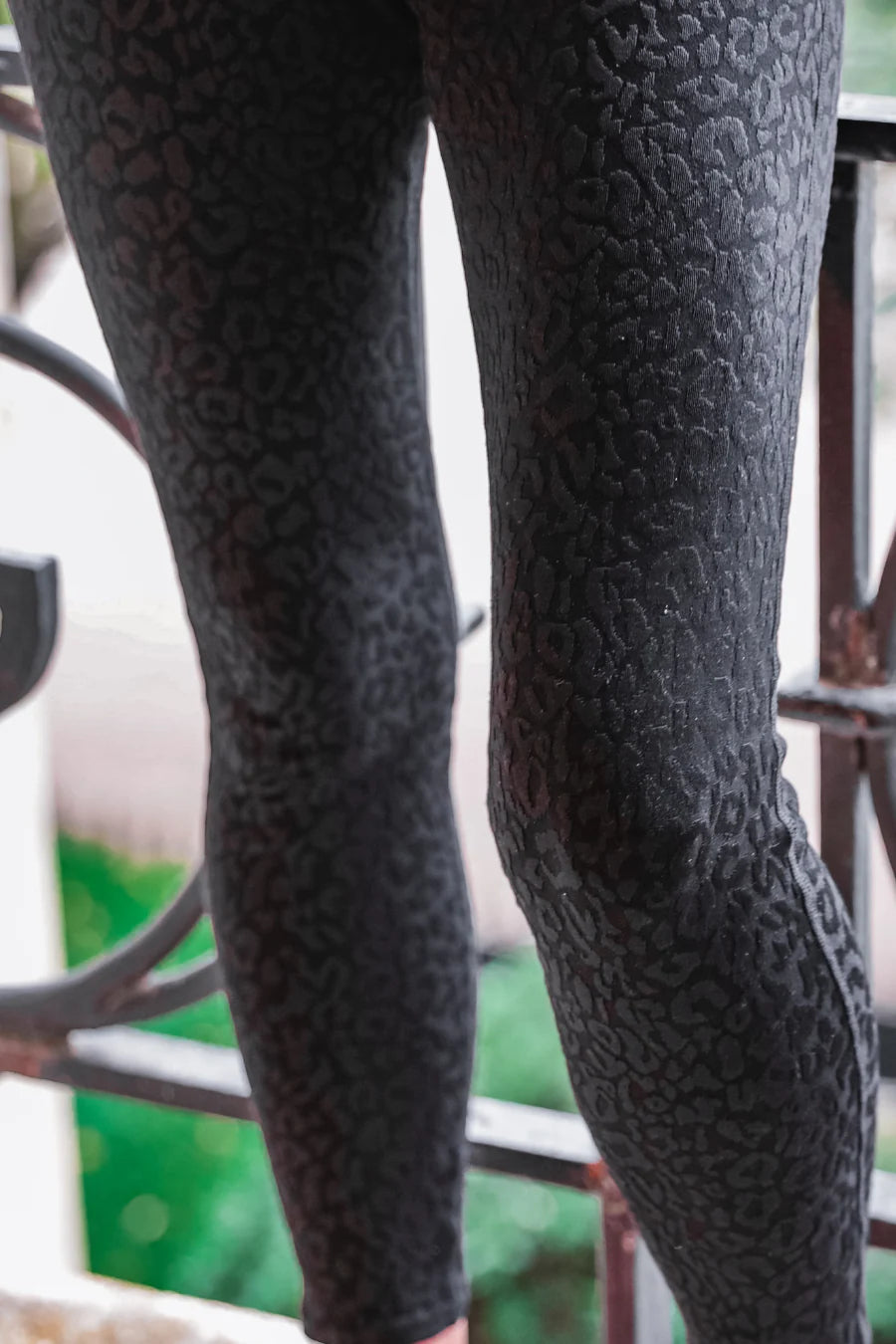 Women's Textured Leopard Leggings
