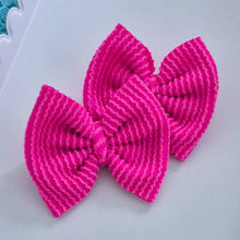 Load image into Gallery viewer, Waved Ribbed Piggies - Shocking Pink
