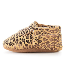 Load image into Gallery viewer, Leopard Baby Moccasins
