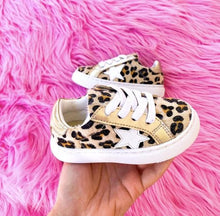 Load image into Gallery viewer, Leopard Star Sneakers
