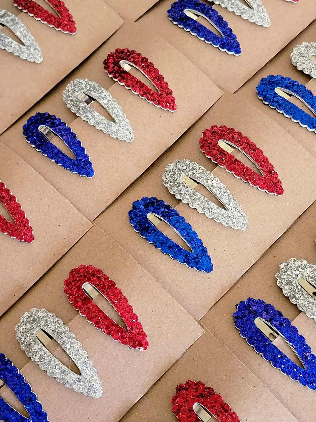 Red White & Blue Scallop Teardrop Snap Clips - 2.5